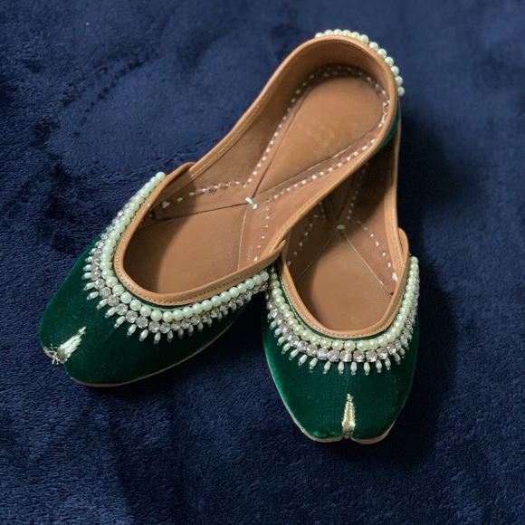 Naseeb’s Boutique Shoes - Green Velvet Jutti